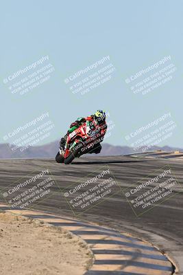 media/Dec-07-2025-CVMA (Sun) [[3e7d2de5dc]]/Race 7-Formula Lightweight Twins Shootout/